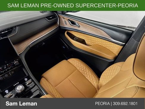 Used 2022 Jeep Grand Cherokee Summit w/ Luxury Tech Group V AWD/4WD image 24