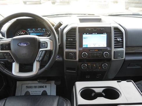 Used 2019 Ford F150 Lariat image 14