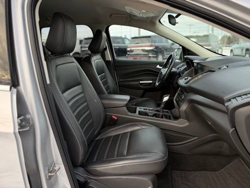 Used 2019 Ford Escape SEL image 17