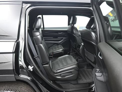 Used 2025 Jeep Grand Cherokee L Altitude AWD/4WD image 46