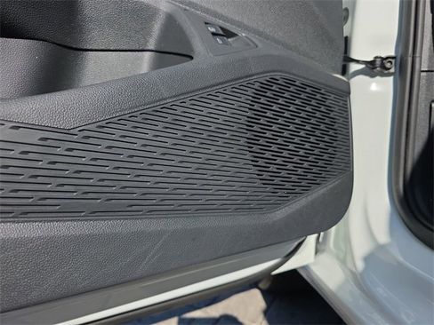 Certified 2024 Volkswagen Jetta SE image 18