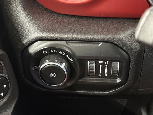 Used 2021 Jeep Wrangler Unlimited Rubicon AWD/4WD image 19