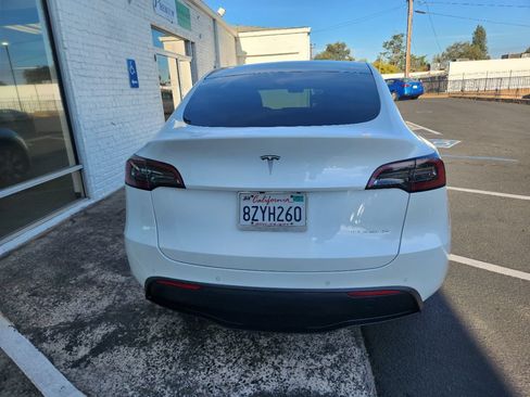 Used 2022 Tesla Model Y Long Range AWD/4WD image 4