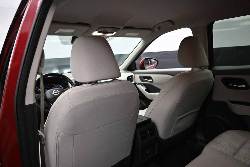 Used 2025 Nissan Rogue SV AWD/4WD image 24