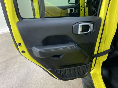 Used 2023 Jeep Wrangler Unlimited Sahara w/ Cold Weather Group image 30