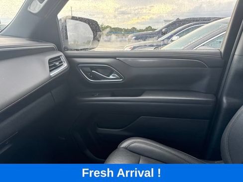 Used 2023 Chevrolet Suburban RST RWD image 11