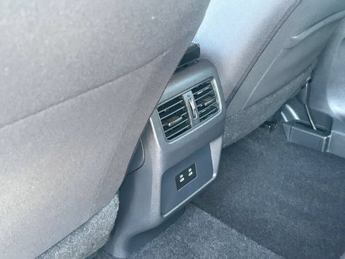 Used 2025 Nissan Rogue SV FWD image 24