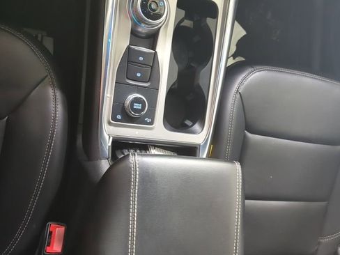 Certified 2022 Ford Explorer XLT w/ Equipment Group 202A image 17