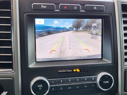 Used 2020 Ford Expedition XLT RWD image 7