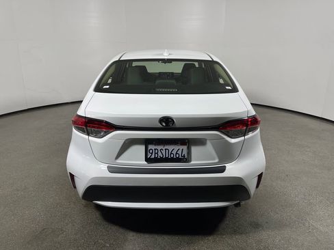 Certified 2022 Toyota Corolla LE FWD image 4