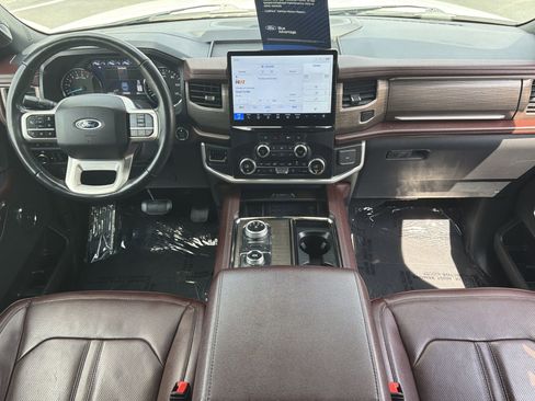 Certified 2024 Ford Expedition Limited AWD/4WD image 2