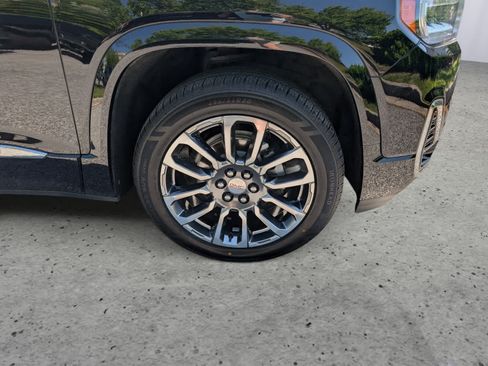 Used 2020 GMC Acadia Denali w/ Technology Package AWD/4WD image 7