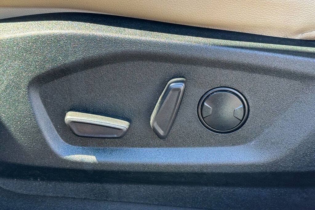 Used 2022 Ford Edge SEL w/ Convenience Package AWD/4WD image 17
