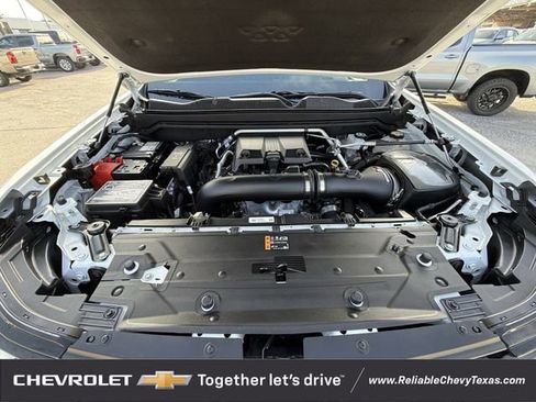 Used 2025 Chevrolet Colorado ZR2 w/ Technology Package image 34