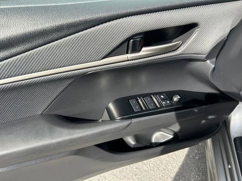 Certified 2025 Toyota Camry SE image 11