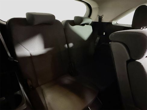 Used 2020 Kia Sorento S image 26