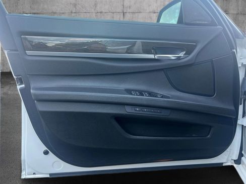 Used 2014 BMW 740Li image 20