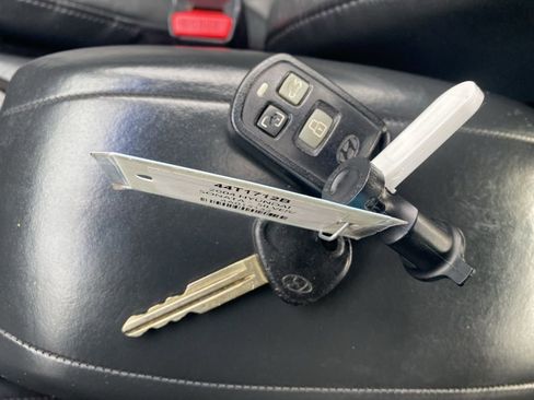 Used 2004 Hyundai Sonata GLS image 25