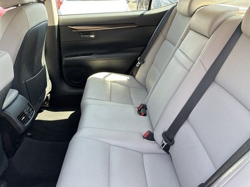 Used 2017 Lexus ES 300h w/ Navigation System Package FWD image 13
