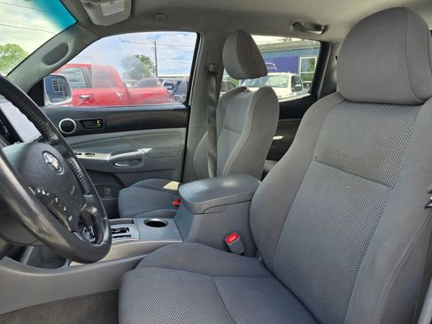 Used 2011 Toyota Tacoma PreRunner w/ TRD Sport Pkg RWD image 23