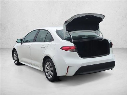 Used 2024 Toyota Corolla LE image 6