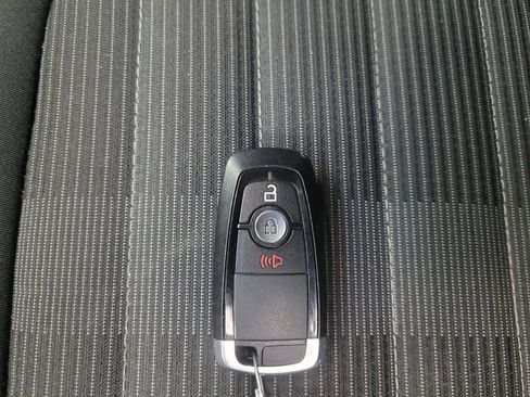 Used 2017 Ford Edge SEL AWD/4WD image 32