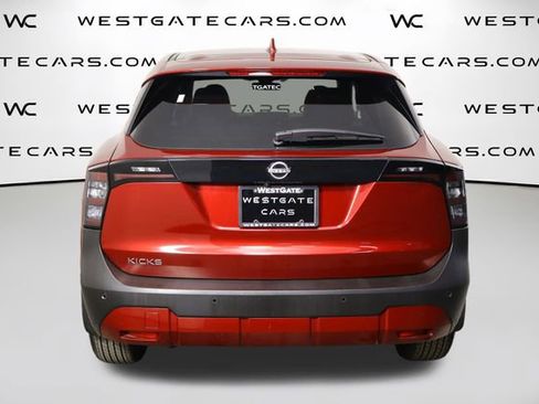 Used 2025 Nissan Kicks SV FWD image 4