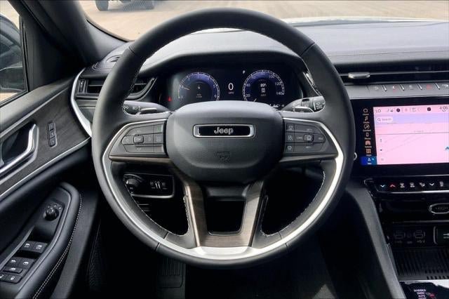 New 2026 Jeep Grand Cherokee Limited w/ Luxury Tech Group II AWD/4WD image 26