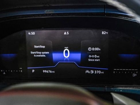 Used 2023 Volkswagen Taos SE w/ Panoramic Sunroof Package image 17