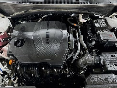 Used 2024 Kia Sportage EX image 30