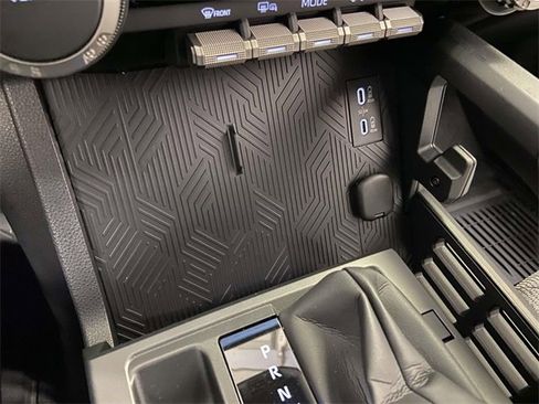 Used 2025 Toyota 4Runner SR5 image 26