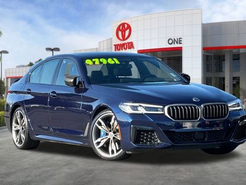 Used 2022 BMW M550i xDrive w/ Executive Package image 2
