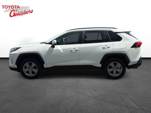 Used 2025 Toyota RAV4 LE AWD/4WD image 8