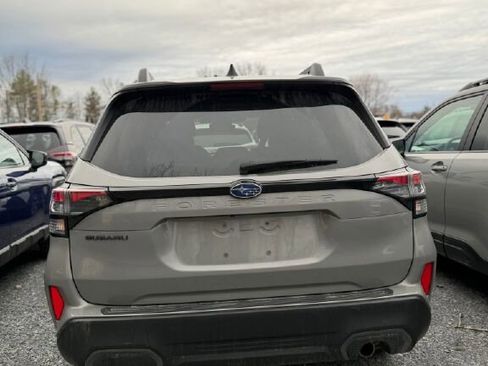 Used 2025 Subaru Forester Limited AWD/4WD image 6