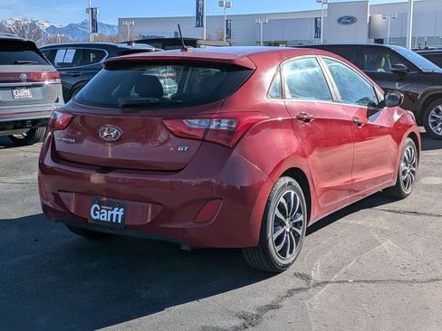 Used 2017 Hyundai Elantra GT image 3