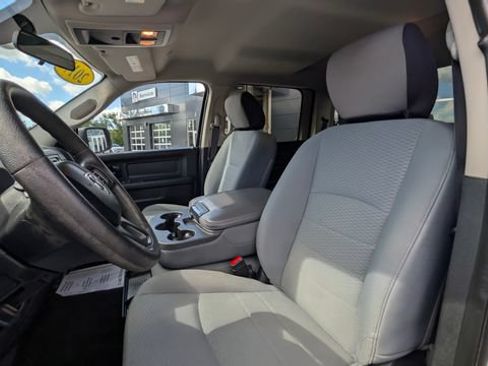 Used 2017 RAM 1500 Express w/ Express Value Package AWD/4WD image 14