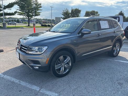 Used 2020 Volkswagen Tiguan SEL AWD/4WD image 13