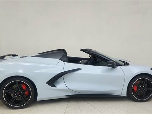 Used 2022 Chevrolet Corvette Stingray Premium Conv w/ Z51 Performance Package image 6