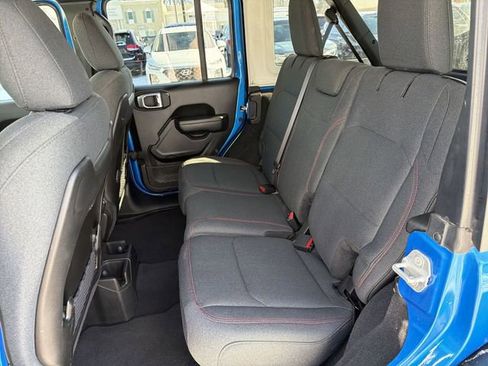 Used 2024 Jeep Wrangler Unlimited Rubicon image 23