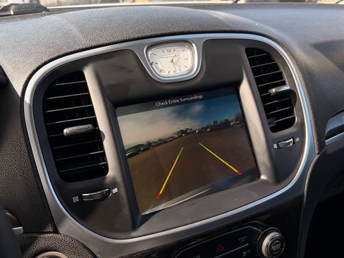 Used 2017 Chrysler 300 C w/ Safetytec Plus Group image 30