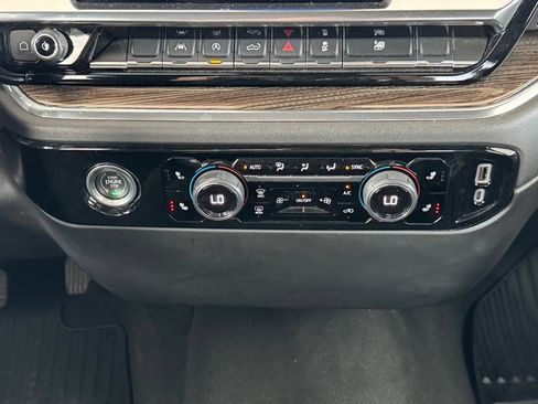 Used 2023 Chevrolet Silverado 1500 LT AWD/4WD image 31