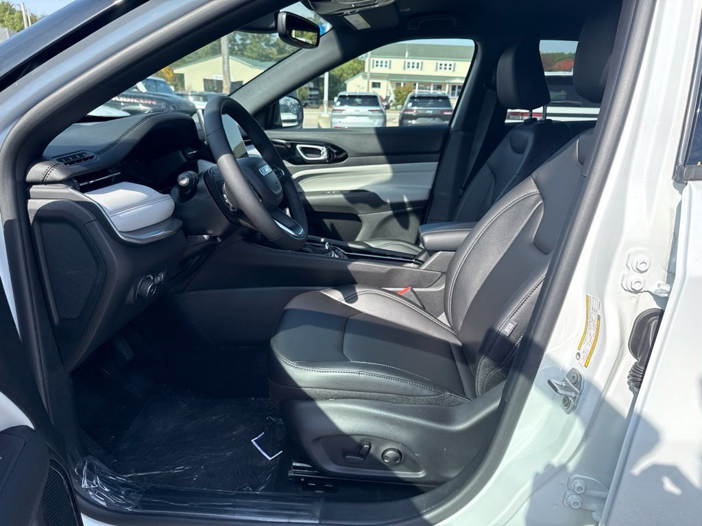 New 2026 Jeep Compass Limited AWD/4WD image 16