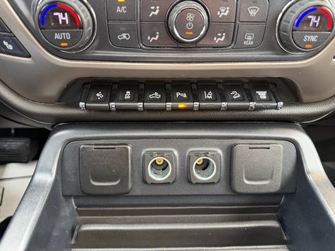 Used 2018 GMC Sierra 2500 Denali AWD/4WD image 29