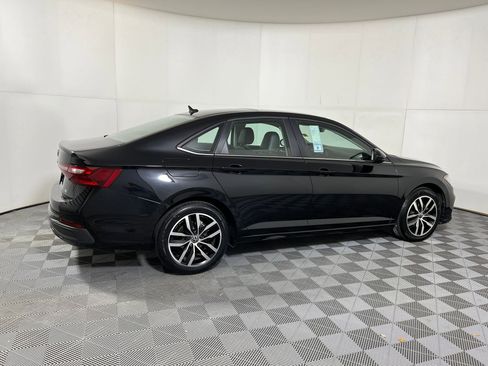 Used 2025 Volkswagen Jetta SE image 20