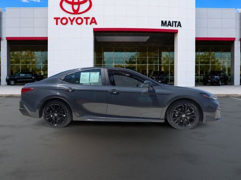 Used 2025 Toyota Camry SE FWD image 2