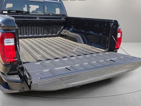 New 2026 GMC Canyon Elevation w/ Convenience Package image 8