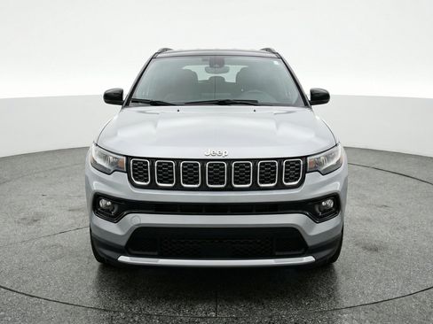 Used 2025 Jeep Compass Limited AWD/4WD image 2
