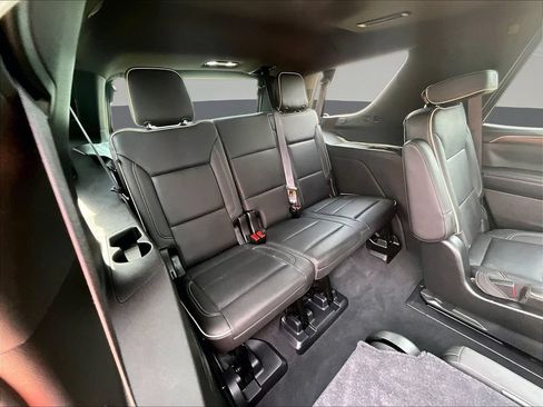 Used 2021 Chevrolet Tahoe Premier w/ Premium Package AWD/4WD image 29