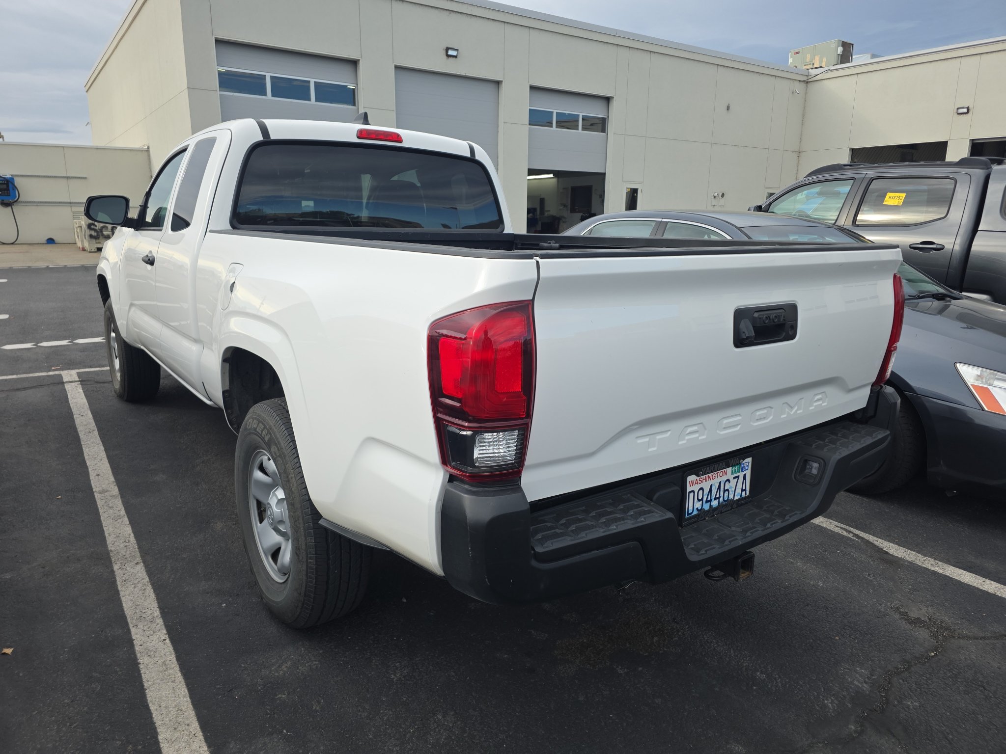 Used 2021 Toyota Tacoma SR RWD image 4