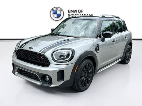 Used 2024 MINI Cooper Countryman S w/ Premium Package FWD image 3